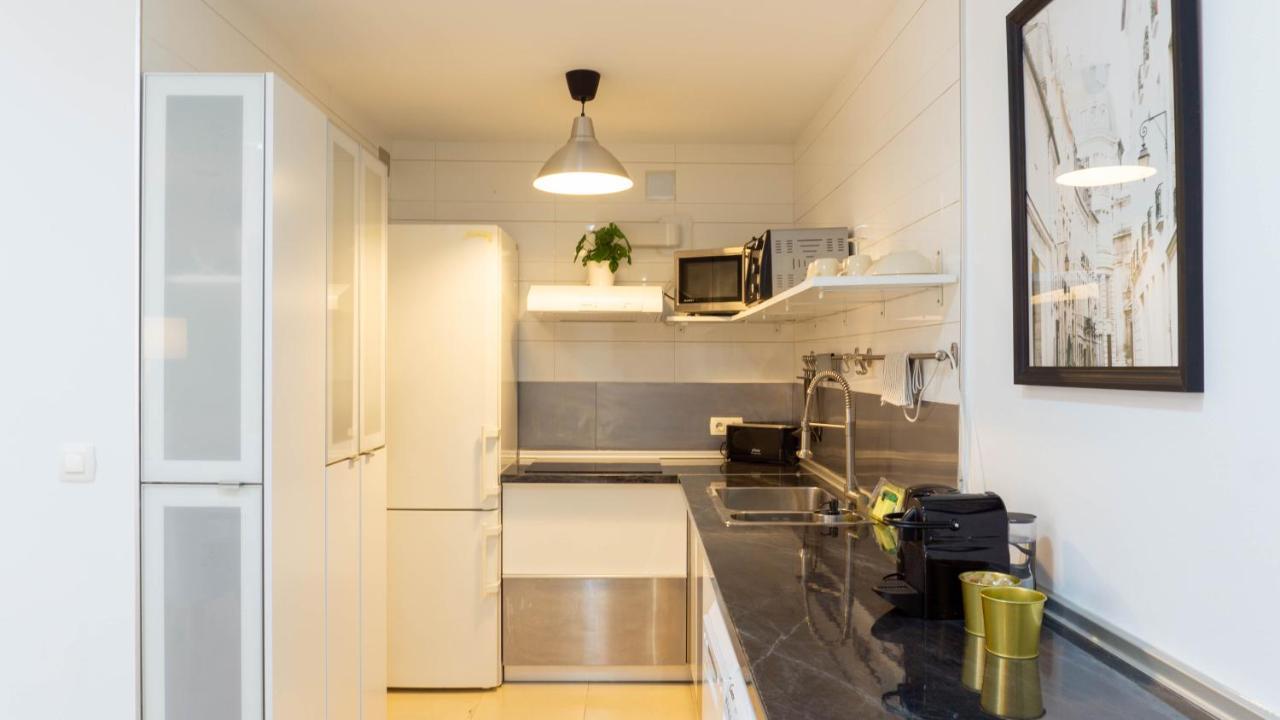 Apartment Caleta Beach Málaga Eksteriør bilde