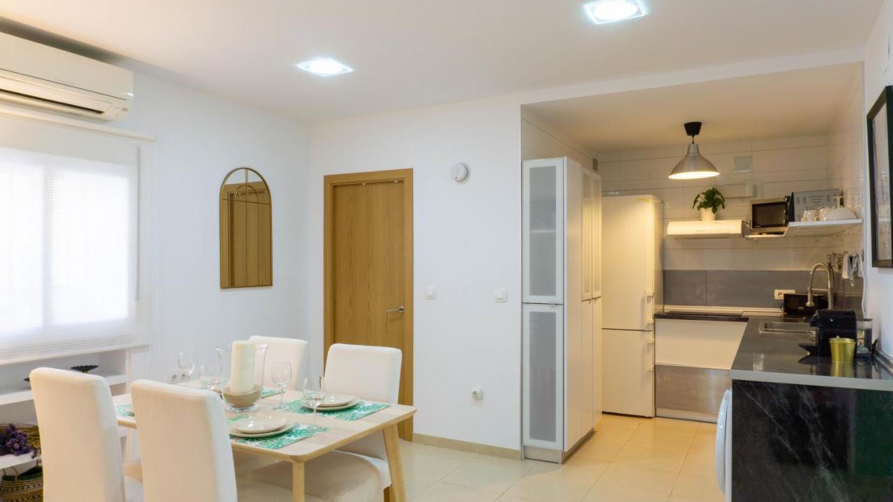 Apartment Caleta Beach Málaga Eksteriør bilde