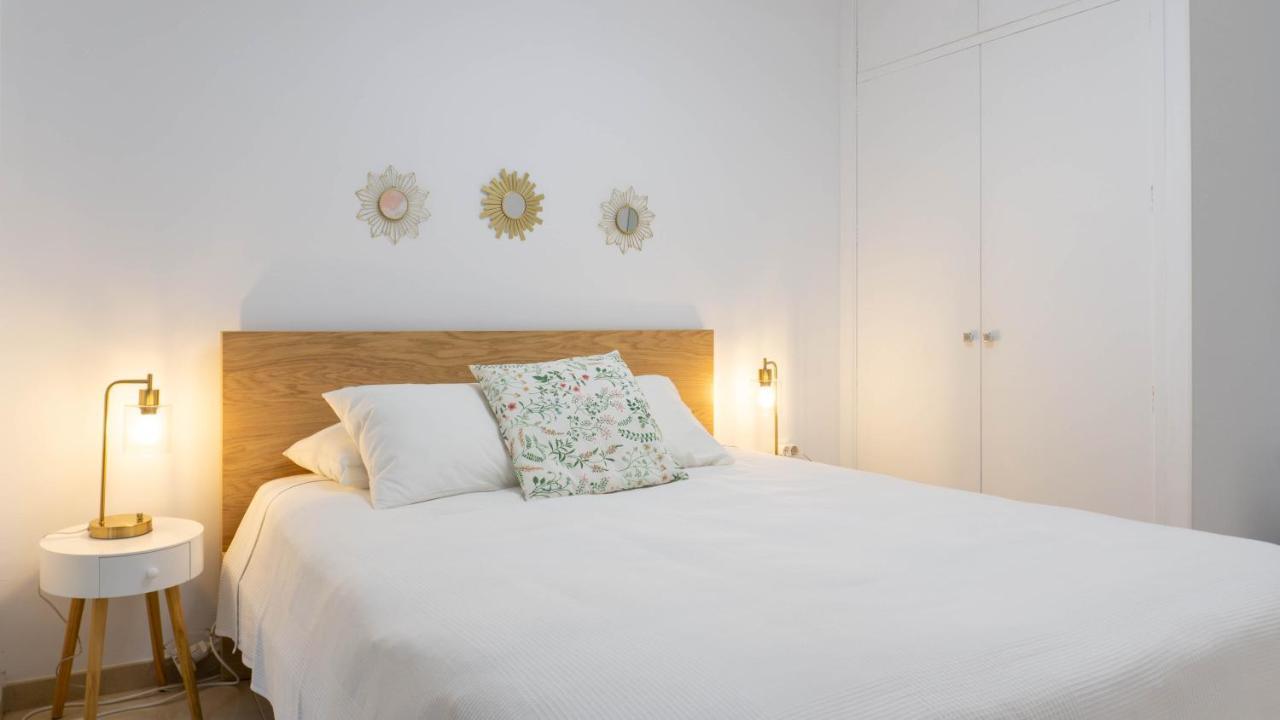 Apartment Caleta Beach Málaga Eksteriør bilde