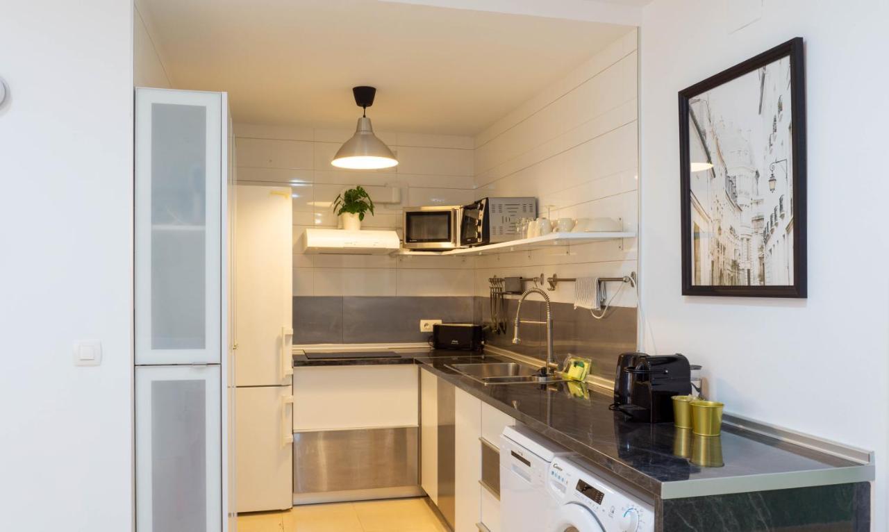 Apartment Caleta Beach Málaga Eksteriør bilde